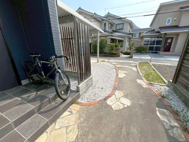 玄関前のアプローチ♪