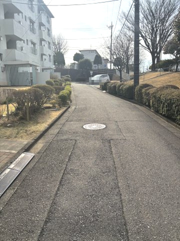 前面道路です
