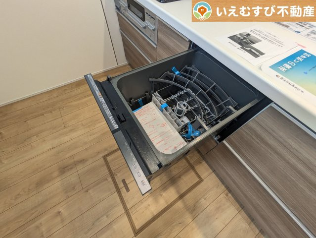 食器洗乾燥機付で忙しいママをサポート　洗い物時間が短縮できて、その分家族や自分の時間が増えますね♪