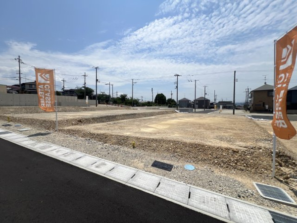 【城陽市寺田尼塚　32号地　売土地　建築条件付きの前面道路含む現地写真】