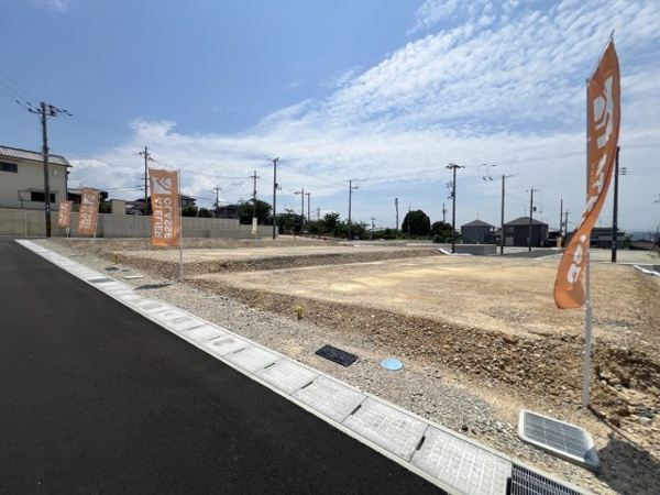 【城陽市寺田尼塚　32号地　売土地　建築条件付きの前面道路含む現地写真】