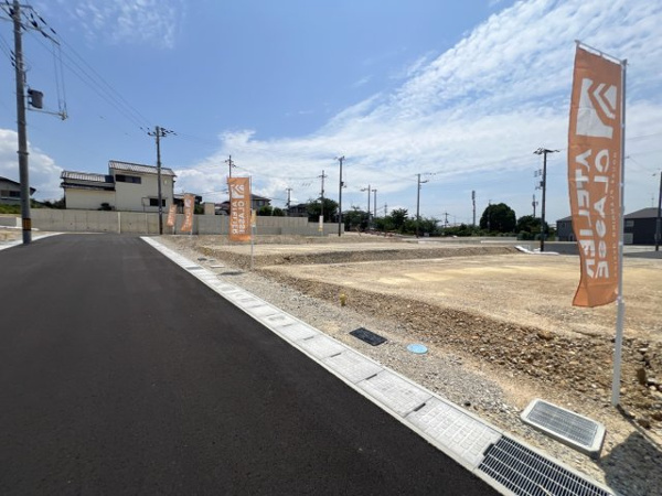 【城陽市寺田尼塚　32号地　売土地　建築条件付きの前面道路含む現地写真】
