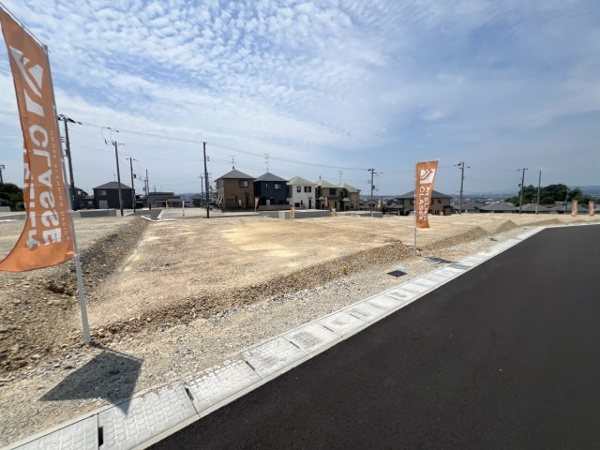 【城陽市寺田尼塚　32号地　売土地　建築条件付きの前面道路含む現地写真】