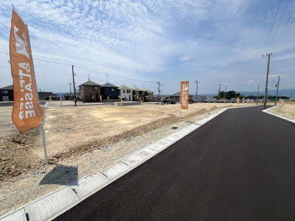 【城陽市寺田尼塚　32号地　売土地　建築条件付きの前面道路含む現地写真】