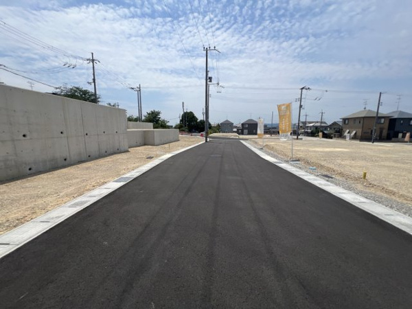 【城陽市寺田尼塚　34号地　売土地　建築条件付きの前面道路含む現地写真】