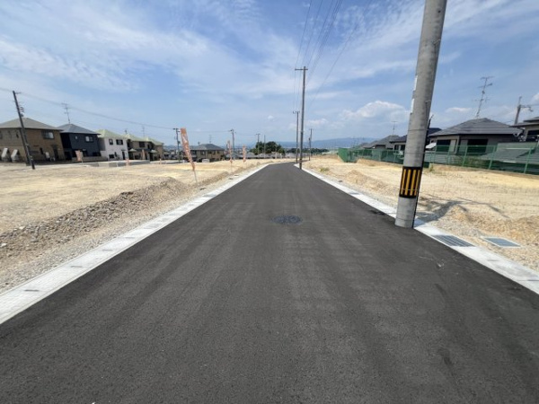 【城陽市寺田尼塚　34号地　売土地　建築条件付きの前面道路含む現地写真】