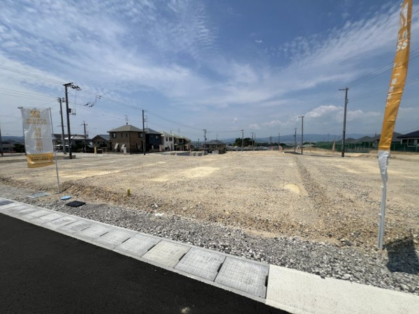 【城陽市寺田尼塚　35号地　売土地　建築条件付きの前面道路含む現地写真】