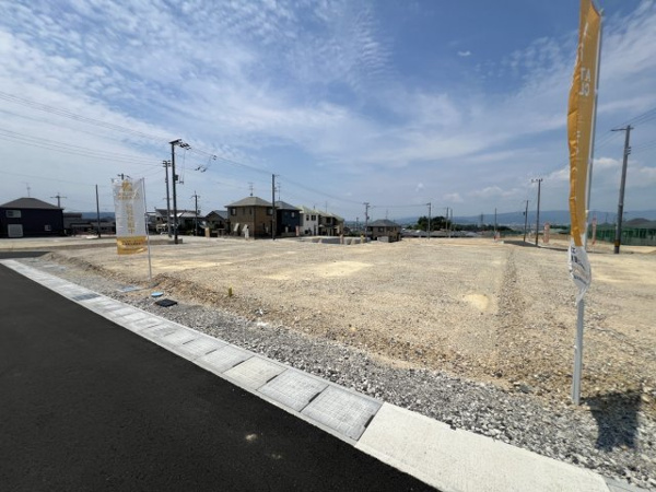 【城陽市寺田尼塚　35号地　売土地　建築条件付きの前面道路含む現地写真】