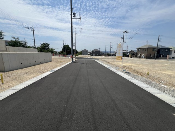 【城陽市寺田尼塚　35号地　売土地　建築条件付きの前面道路含む現地写真】