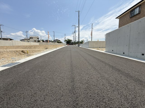 【城陽市寺田尼塚 41号地 売土地 建築条件付きの前面道路含む現地写真】