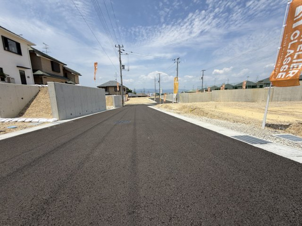 【城陽市寺田尼塚 41号地 売土地 建築条件付きの前面道路含む現地写真】