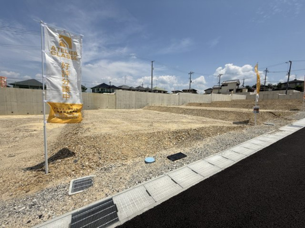 【城陽市寺田尼塚 42号地 売土地 建築条件付きの前面道路含む現地写真】