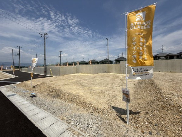 【城陽市寺田尼塚 42号地 売土地 建築条件付きの前面道路含む現地写真】