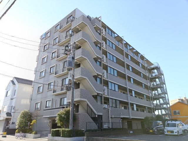 apartment 東京都足立区西新井栄町１丁目20-1　アリオ西新井2階