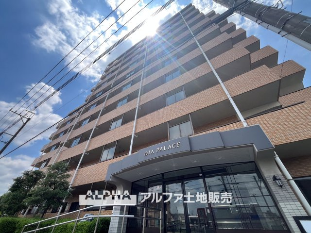 【Blue　Moment】◆空を感じるひととき◆　空を見上げる時間が、暮らしに少しの余白をつくる。そんな穏やかな瞬間がここにある。
