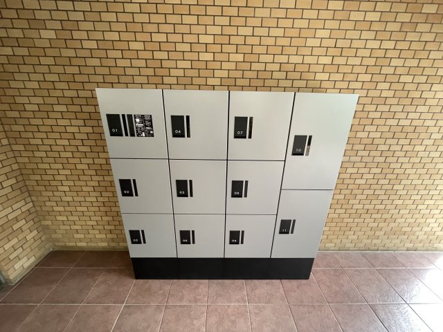 宅配ボックス付きで、忙しい方の荷物受け取りもスマートに。　