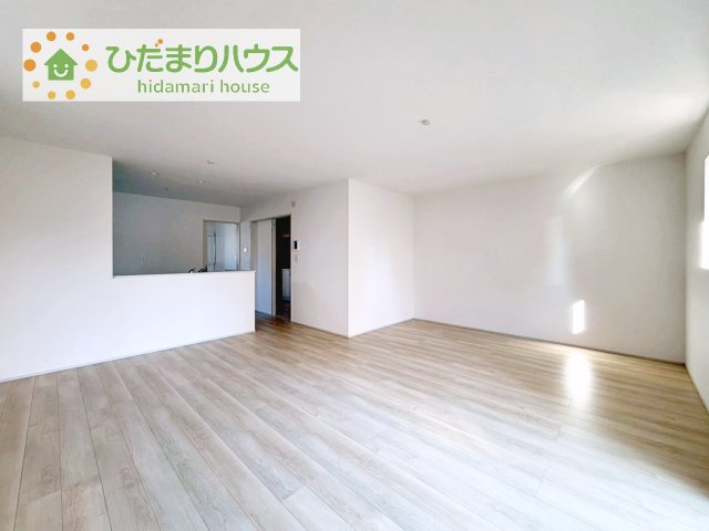 早くお仕事終わらせて、家に帰りたくなるようなリビングです(^^♪
