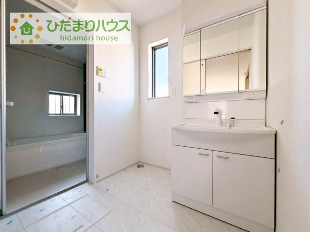 シンプルで使い勝手の良い独立洗面台！