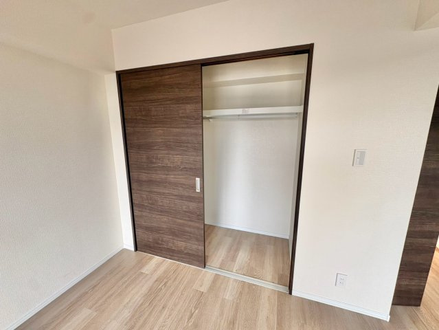 収納が豊富で、暮らしやすさに配慮した間取りです。