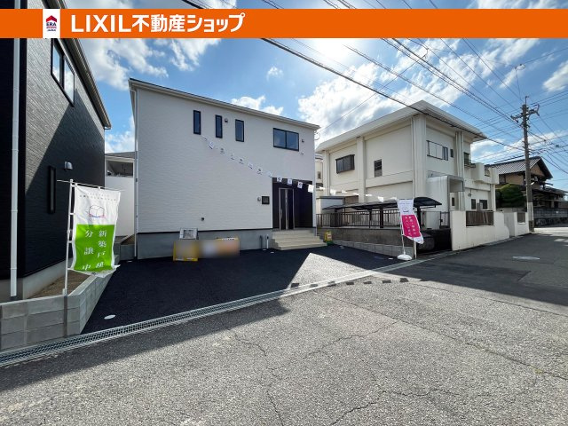 前面道路は広々6ｍです。