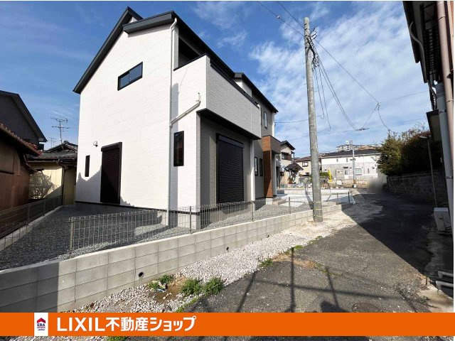 前面道路です。幅員は、約4.0ｍです。　ＪＲ鹿児島本線　門司駅　徒歩約14分です。撮影4/3