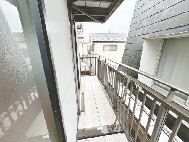 バルコニーからの眺めを楽しみながら食事をしませんか