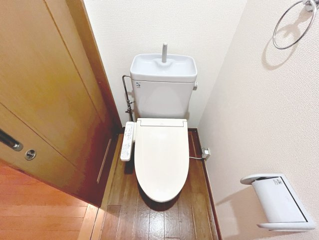 コンパクトで使いやすいトイレです