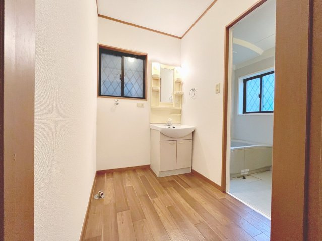 使いやすい独立洗面台です