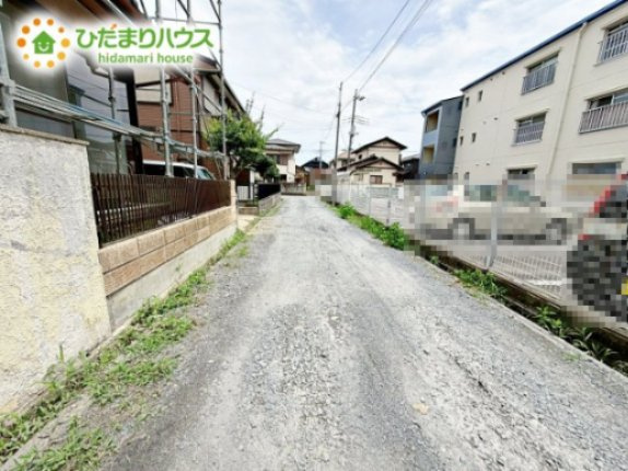 前面道路は交通量が少なく、お車の運転が苦手な方でも安心です！