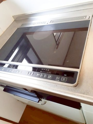 IHクッキングヒーターは高速で加熱し省エネで使いやすいく火を使わないため安全で、清掃も簡単です。調理制御がしやすく、食材を均等に加熱できます。