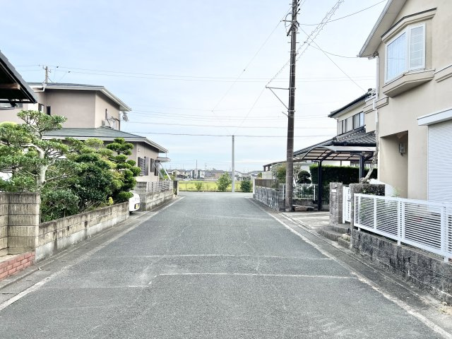 南を向いて撮影しました。