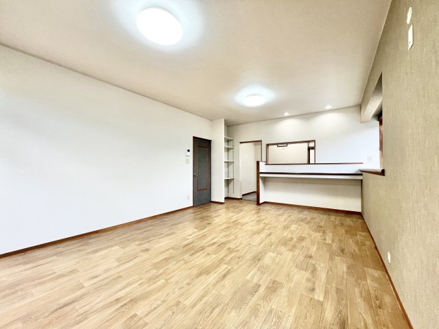 約13.8帖リビング！ぬくもりのある床材が住む人の心をホッとさせてくれます！
