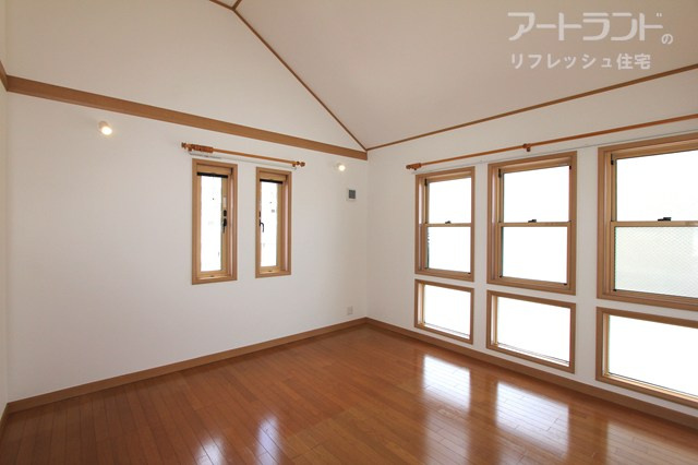 【3階洋室8帖】全居室2面窓で風通し、陽当たり良好◎