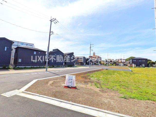 ご見学の際にはご自宅はもちろん、駅やご指定頂いた場所まで無料でお迎えに伺います。