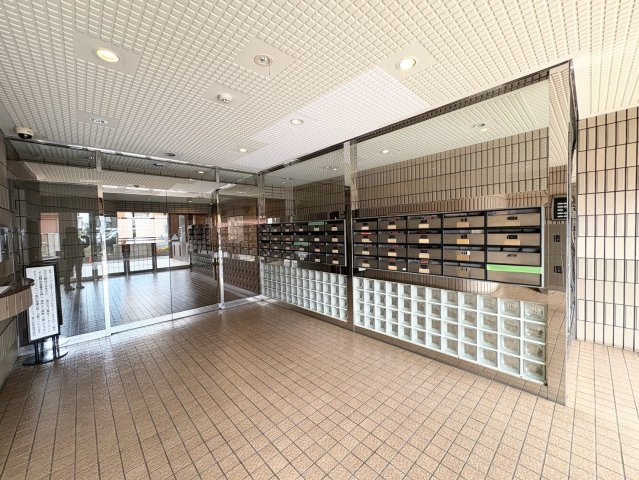 ■新規内装リフォーム済み　■LDK約16帖・食洗器付き対面式キッチン　■ウォークインクローゼットあり！