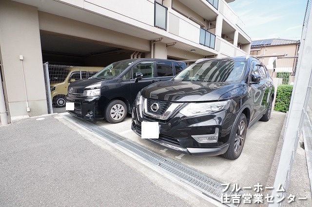 敷地内居ある駐車場です！