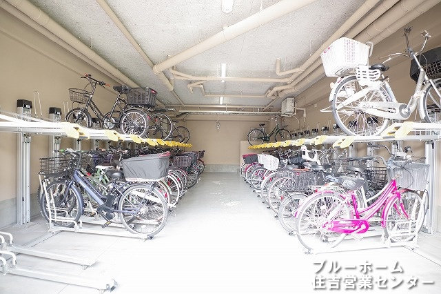 屋内にある駐輪場です！