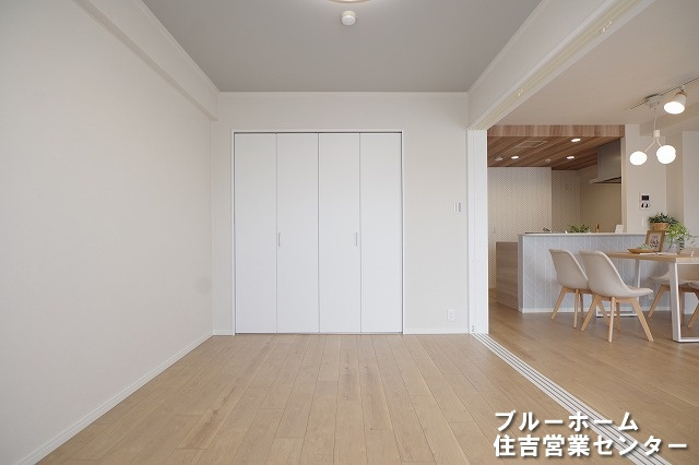 約6帖の洋室です！お部屋には収納や窓があります！