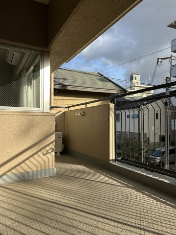 南向きバルコニーにつき日当たり良好です。