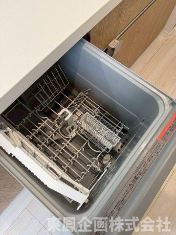 安心安全な手すり付き階段。