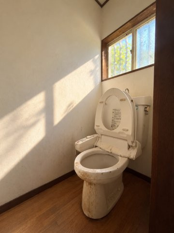 コンパクトで使いやすいトイレです