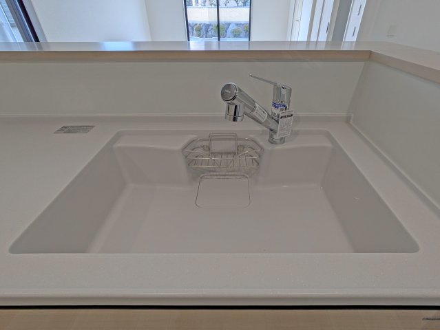 浄水器内蔵型ハンドシャワー