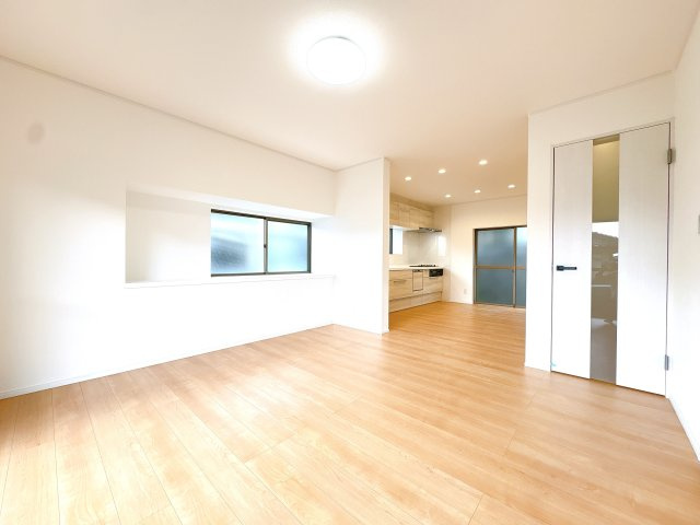 4LDKで非常に使いがっての良い間取りになっており、広々としたLDKでご家族ゆったりとお過ごしいただける空間となっております♪