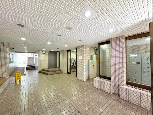 エントランスホール