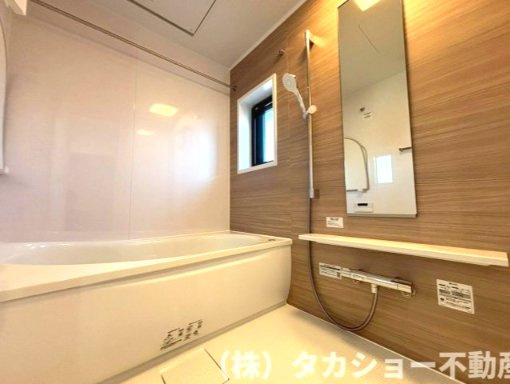 浴室には窓がついております!!