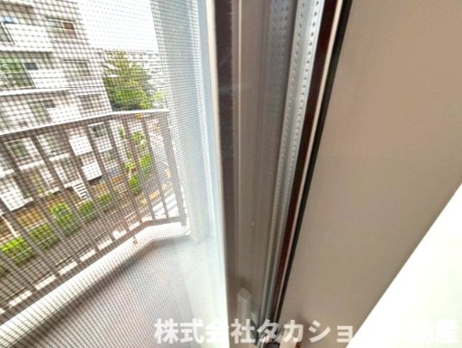 サッシはペアガラスです。
