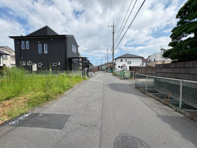 ■東武スカイツリーライン「せんげん台」駅徒歩14分　■お好きなハウスメーカーで建築可能　■土地面積約38坪　■閑静な住宅地　■武里西小学校徒歩12分(900ｍ)・春日部南中学校徒歩19分(1500ｍ)