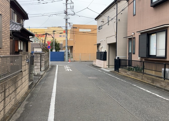眺望の良さを楽しめるダイニングキッチンで家族団らんの時間を過ごしてはいかがでしょうか。バルコニーから見える景色を家族で眺める時間は、時間が経つのを忘れてしまいそうですね。是非、現地を見に行きましょう！