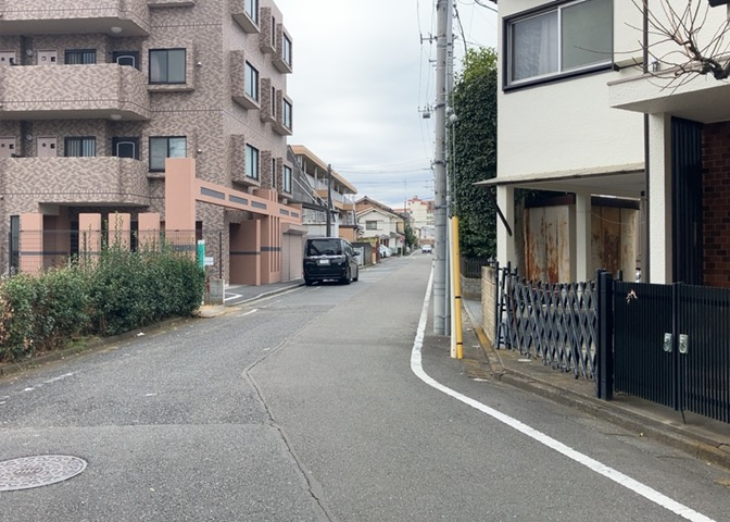 景色重視でお家選ぶをするとスーパーが遠い！学校が遠い！など生活をするうえで利便性で困ることもあります。まず一度現地を見学する際に、周辺の施設などがあるかを確認し、暮らし始めた後のことを想像しましょう。
