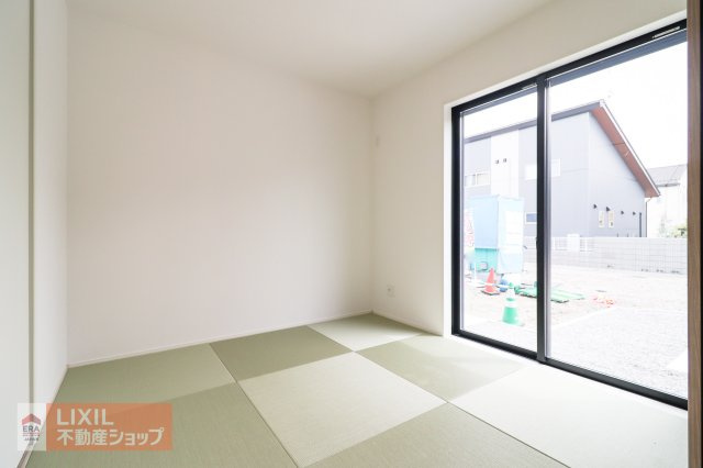 ゴロゴロと寝転がれる和室は、家事の合間のリフレッシュスペースや、アイロン掛けなどの家事空間にもオススメです。